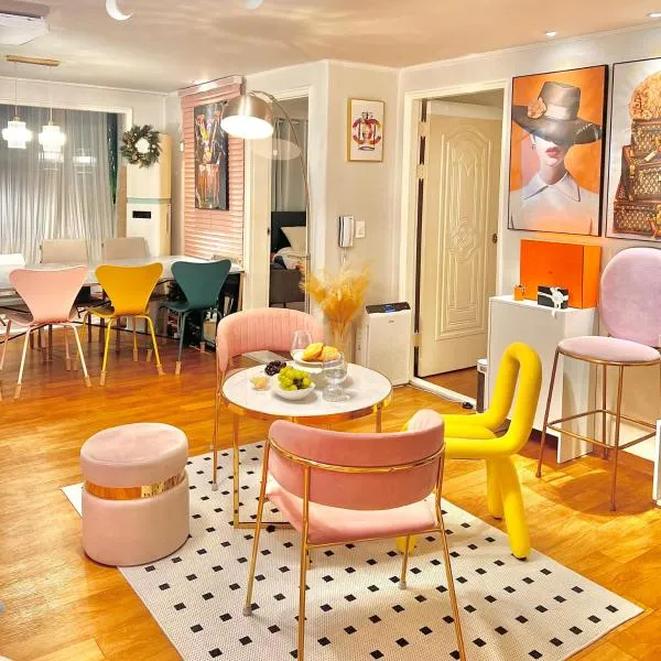 Spacious 3BR Seoul Stay for Groups & Families Up to 10, hotel a Seul