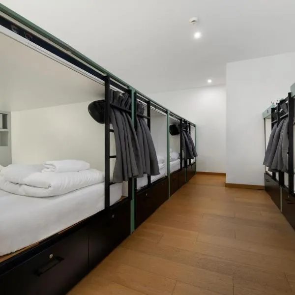 니코시아에 위치한 호텔 Urban Habitat Capsule Beds