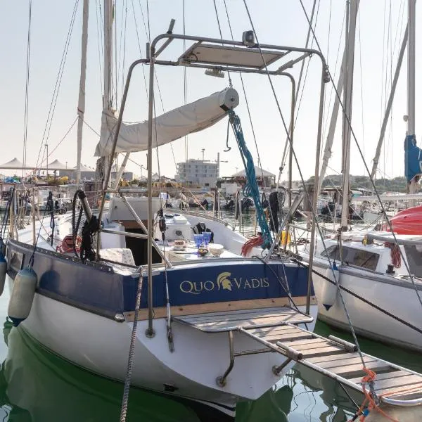 Quo Vadis Yacht, hotel a Bisceglie