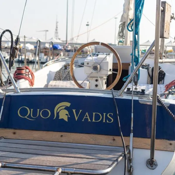 Quo Vadis Yacht, hotel a Bisceglie