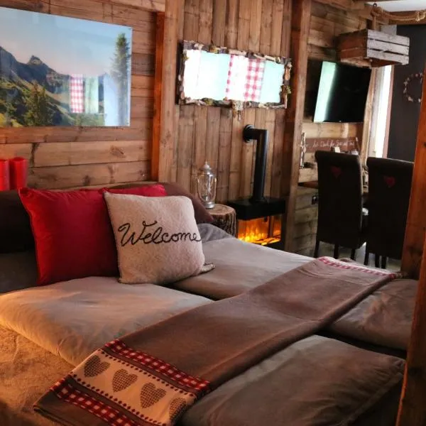 Allgäu Fewo Hüttenflair Bergblick、バート・ヒンデラングのホテル