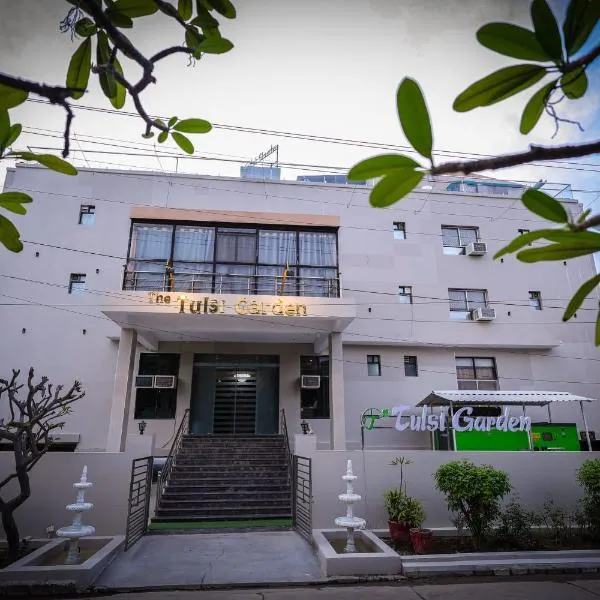 The Tulsi Garden Near Omaxe City Multilevel Car Parking、ブリンダーバンのホテル