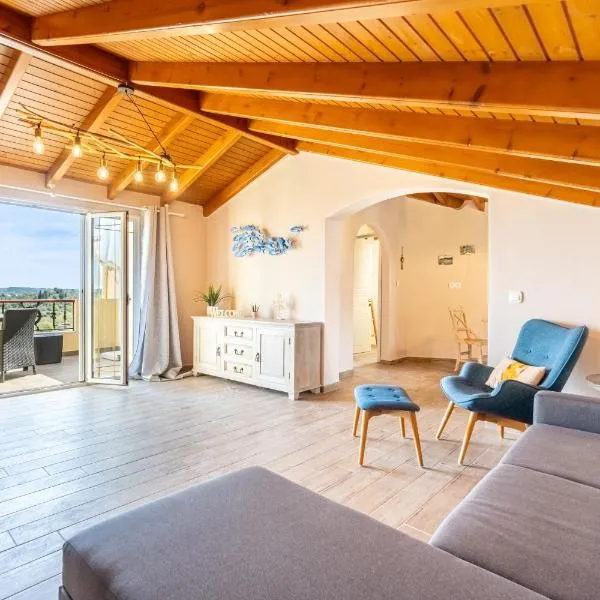 Villa Konstantina Lulas Penthouse、Petritíのホテル