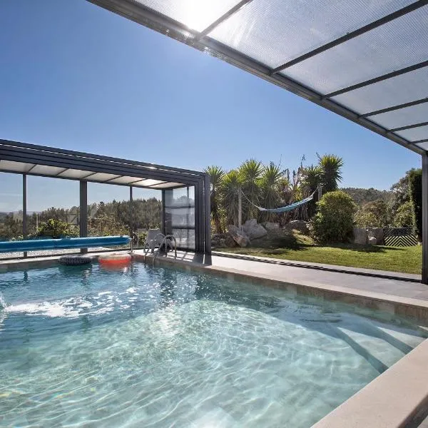 Viesnīca Villa Mila Piscina e Jacuzzi pilsētā Salir de Matos