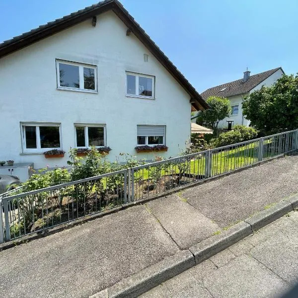 Haus Petra, hotelli kohteessa Kandern