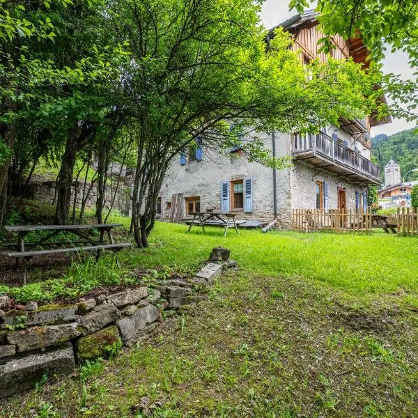 Les Chalets de la Revue, hotell i Flumet