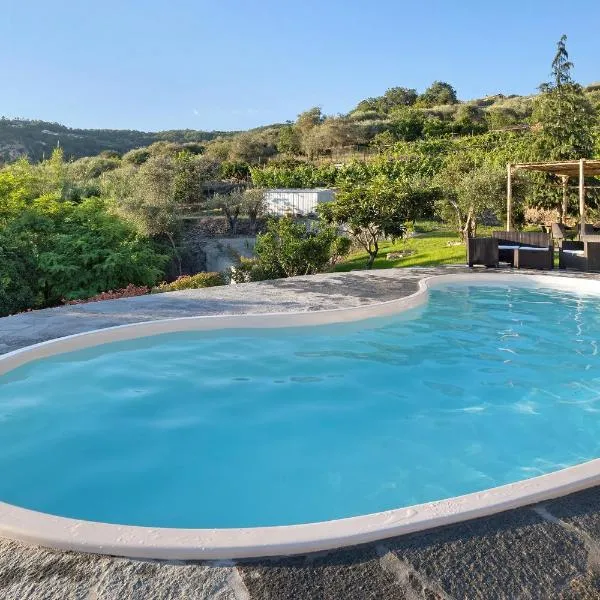 Casa chicken - mare, monti e bikers, hotel a Finale Ligure