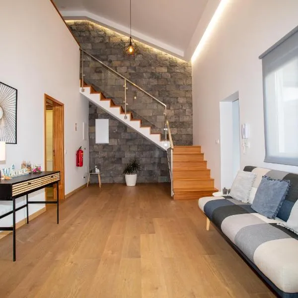 Carvão Pdl Inn, hotel di Arrifes