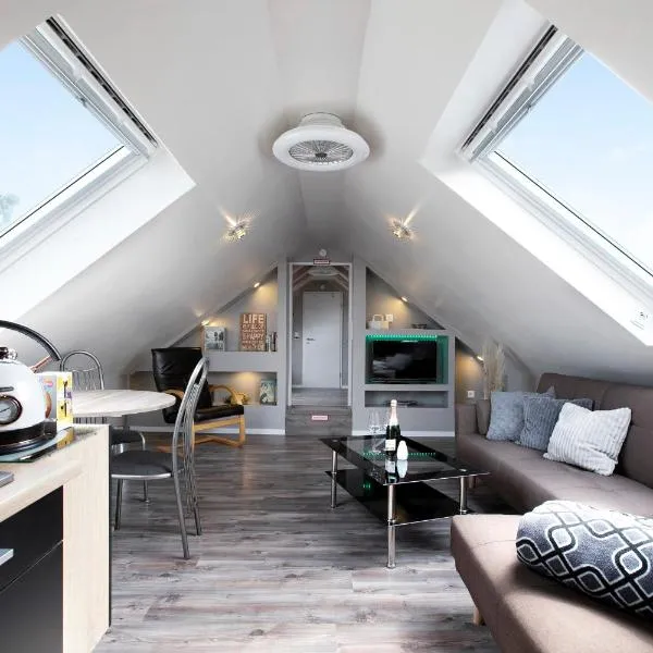 Uhses Ferienwohnung, מלון בהיידה