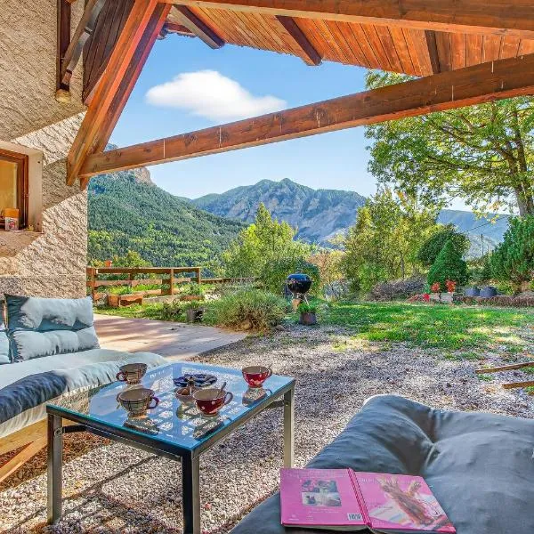 Gîte Le Montagn'art، فندق في Beauvezer