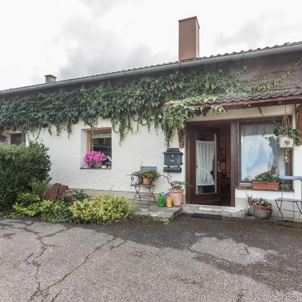 Haus Rosi und Werner, hotel din Emmerting