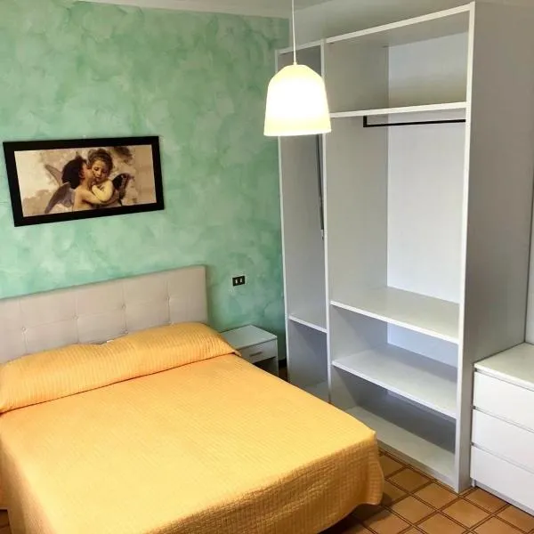Sole Apartment, hotel en Rímini
