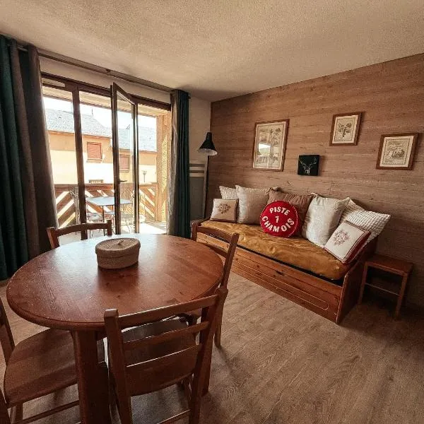 Yci 66, appt 2 étoiles Les Angles, hotel v mestu Les Angles