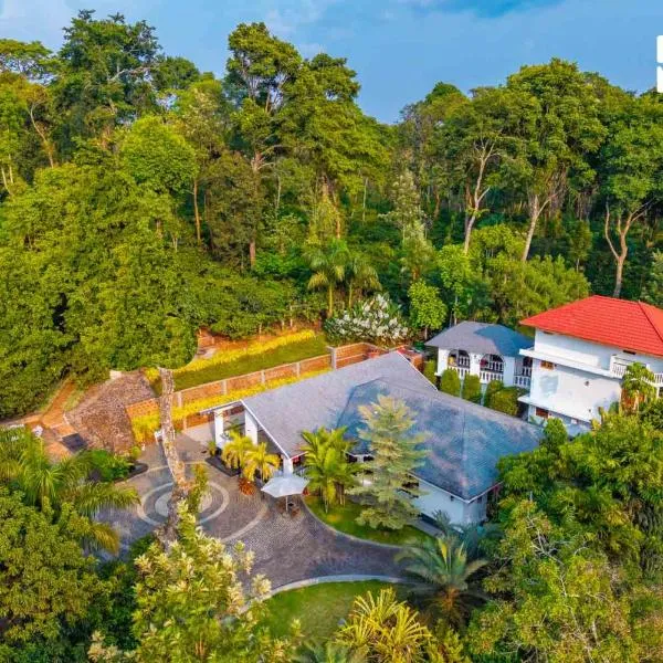The Haven Grandeur - Luxury Villa in Coorg with Breakfast, hotel u gradu Madikeri