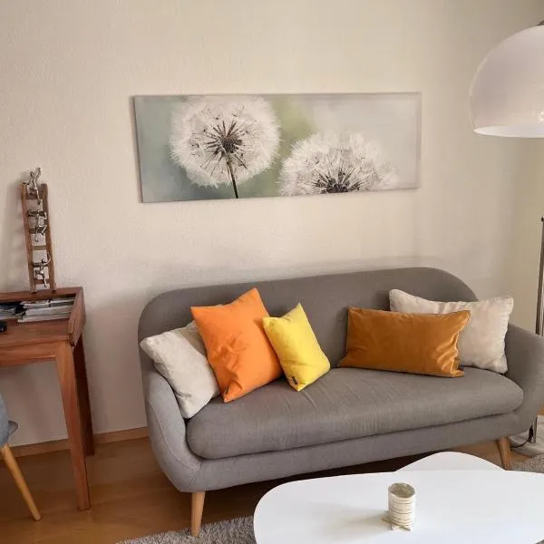 Lichtdurchflutete Wohnung، فندق في كمبتن
