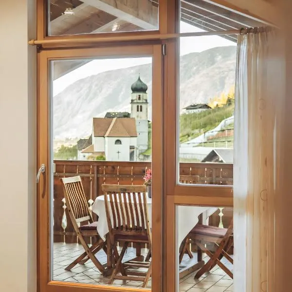 Oberegghof Ferienwohnung Hahnenkamm, khách sạn ở Rifiano