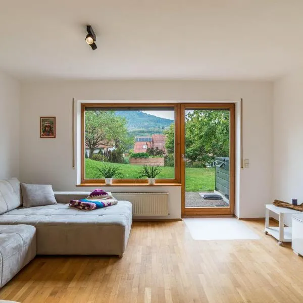 Haus Gartenblick: Annweiler am Trifels şehrinde bir otel