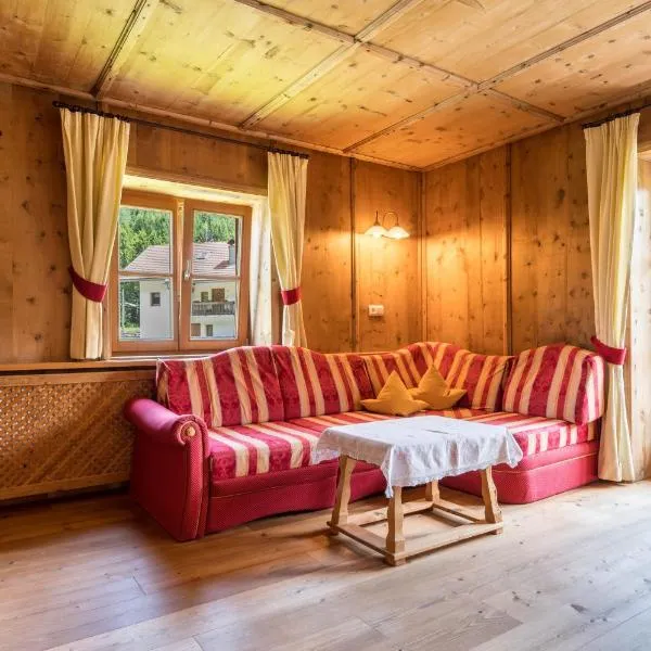 Mitterbruggehof Apt Alpenrose, hotel in Rasun di Sopra
