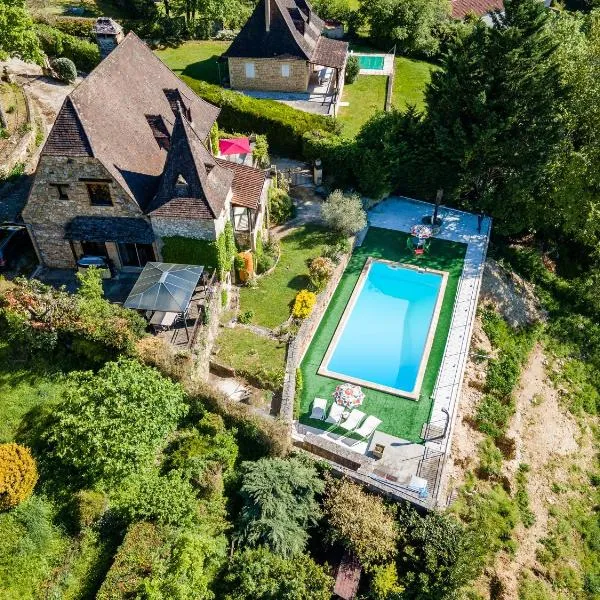 Maison authentique à St-Cyprien, hotel in Saint-Cyprien