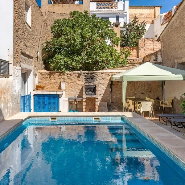 Casa Adriana con piscina, hotel en Murchas