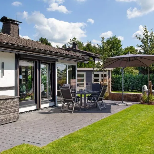 Ferienhaus Sauerland am Hennesee, hotel sa Meschede