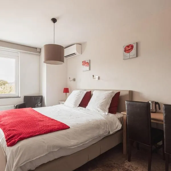 Guesthouse Amfora, готель у місті Поперінґе
