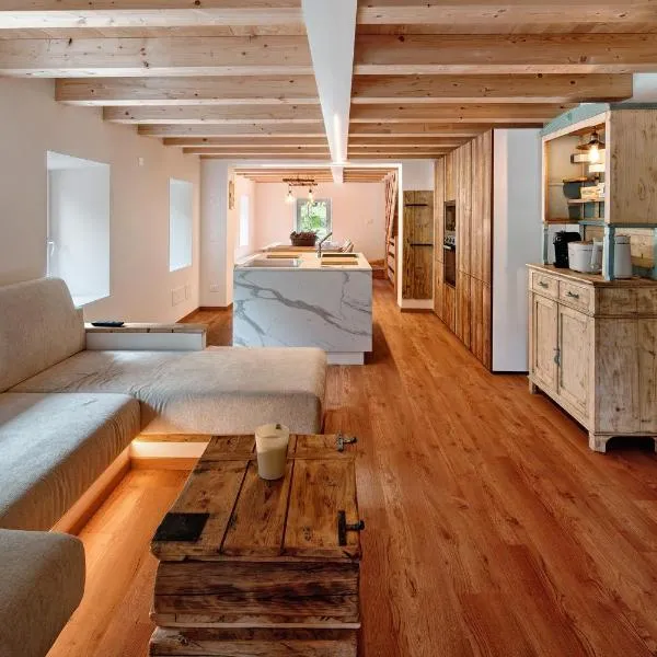 Thari House Dolomiti, hotel i Piaia