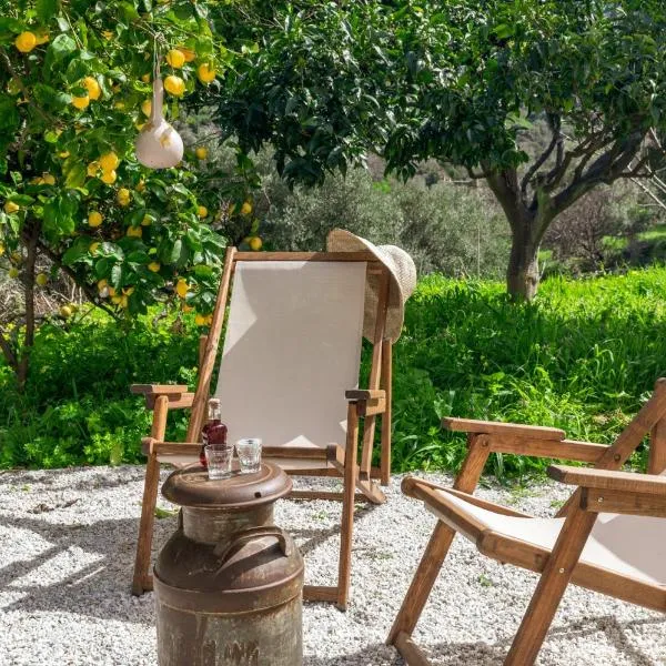 Oak Farm Traditional guesthouse, hotel em Fállika