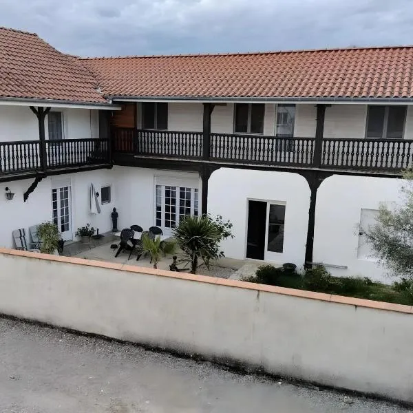 Viesnīca Chambre d'hôtes Le Paradis Caché pilsētā Maubourguet