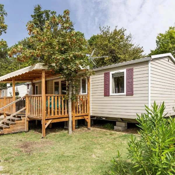 Mobilhome 6-8 personnes Cap Ferret, hotel in Lège-Cap-Ferret