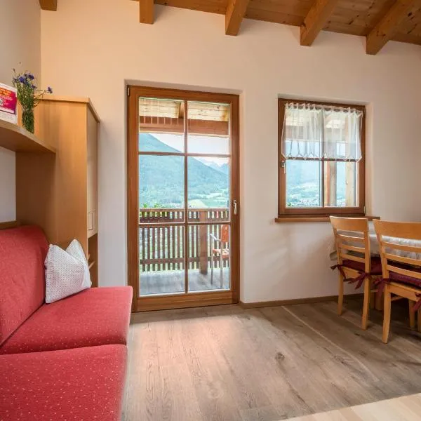 Kreuzhof rechts, hotel in Novacella