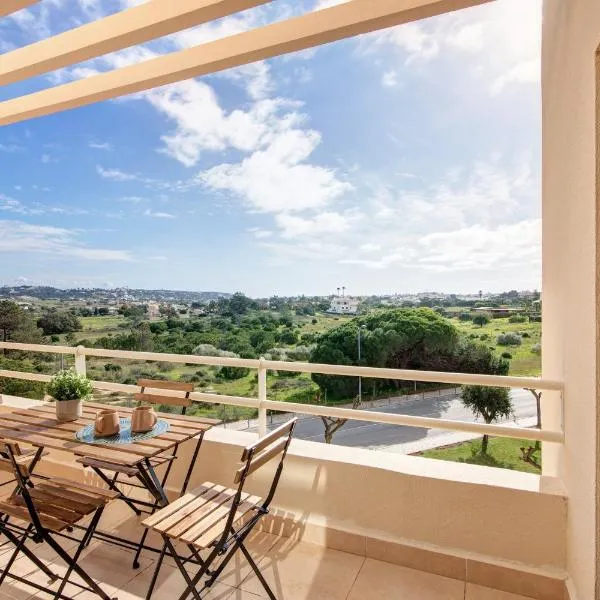 Sunrise Salgados Village, hotel i Galé