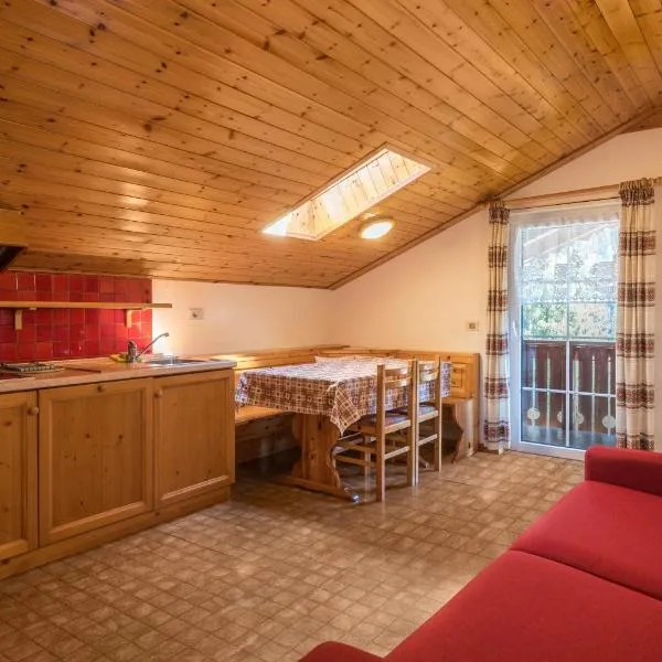 Casa Lorenz 4, hotel en Canazei