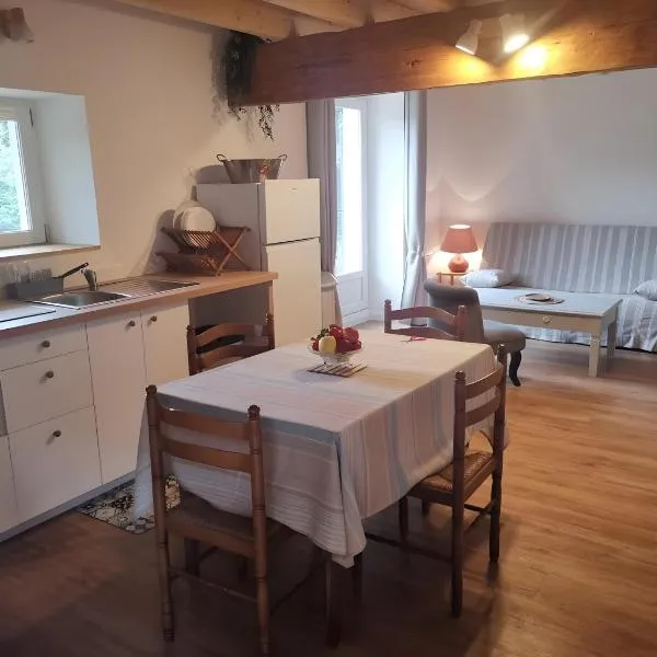Gite Du Figuier, khách sạn ở Saint-Hilaire-de-Villefranche