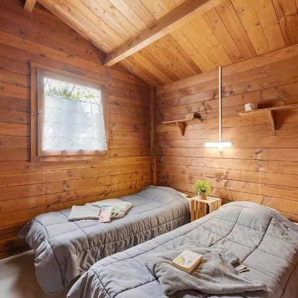 Chalet bois 1 Domaine Les Epinettes, хотел в Saint-Gervais