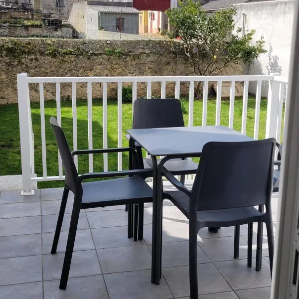 Vaniria 3 Apartamentos Nuevos, hotel Fozban