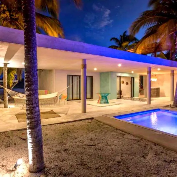 San Crisanto Beachfront Villa with Private Pool and Ocean View, hotell i San Crisanto