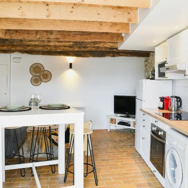 La Margotte Fibre Terrasse, hotel v mestu Voiron