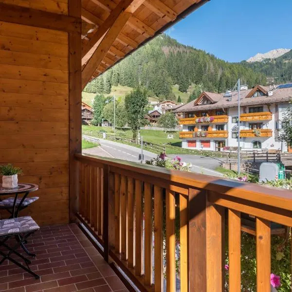 Villa Lory 3, Hotel in Canazei