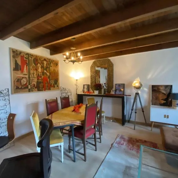 La Grange des zarts, hotel di Champagné-le-Sec