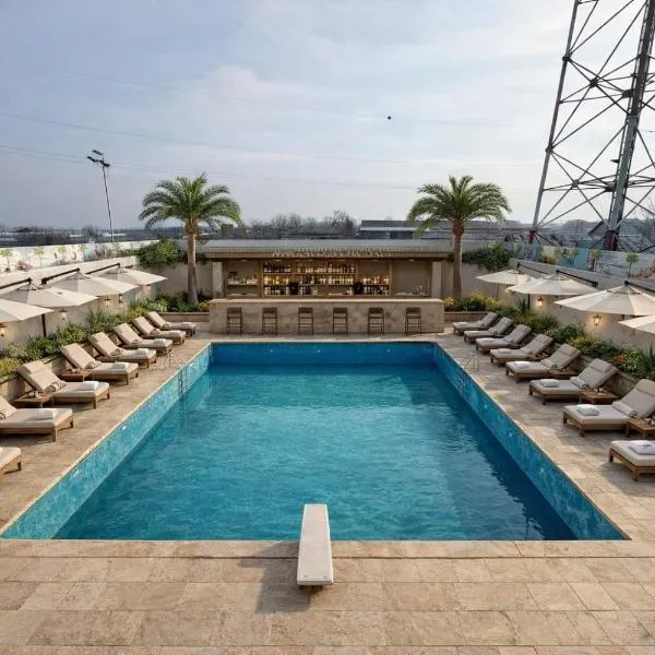 Hotel Imperium & Pool, מלון בקראקל