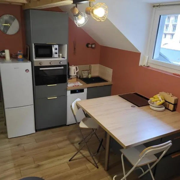 Au centre-ville de Cauterets appartement rénové 2025 pour 4-6 pers، فندق في كوتيريه