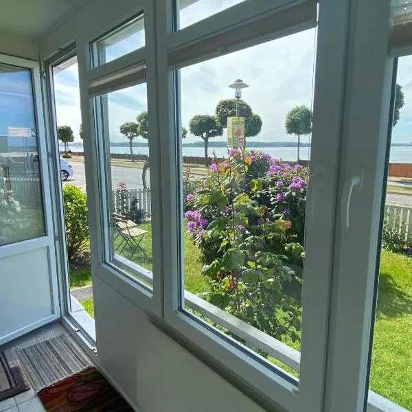 Fördetraum,erste Reihe,Strand 20 m: Laboe şehrinde bir otel