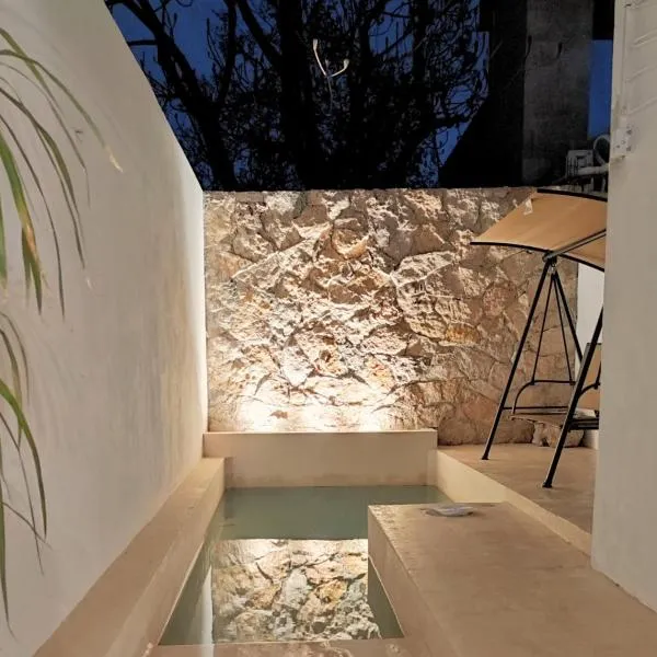 Casa Colibri Central Villa with Private Pool and Tub Merida, viešbutis Meridoje