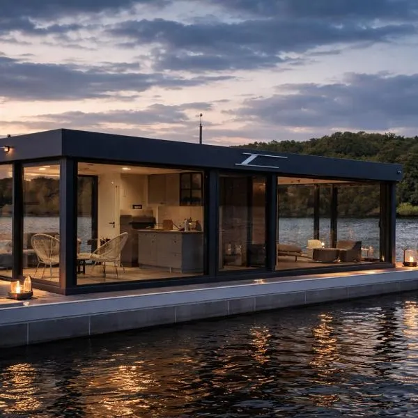 Luxus Hausboot - Exklusives Wohnen auf dem Wasser, hotel din Berlin