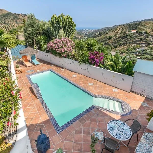 Cortijo La Alamea, viešbutis mieste Almunjekaras