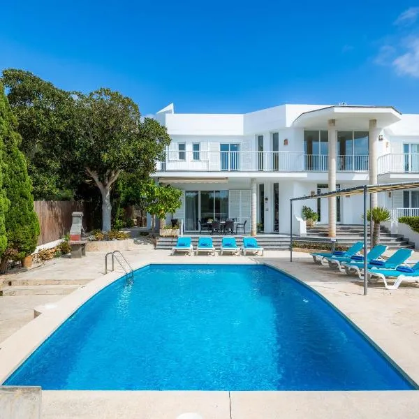 Des Port - Vistas al mar, hotel in Santanyi