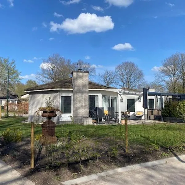 HOLTINGERHUYS Havelte- Giethoorn! Tegen betaling Wellness!!!, hotel v mestu Uffelte