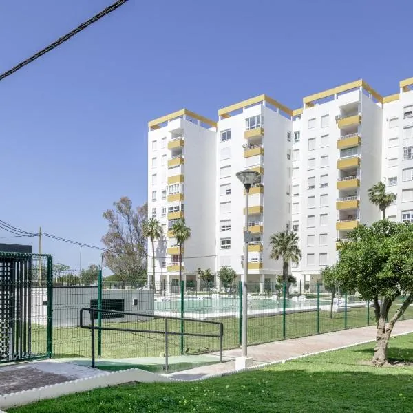 Valdelagrana Playa y piscina, hotel in El Puerto de Santa María
