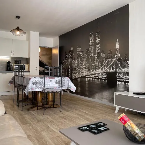 Apt PMR 2 chambres avec parking, proche tram, hotel di Angers